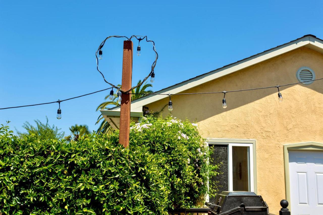 Spacious Renovated Petaluma Home- Pool Table, Fire Pit, Parking Eksteriør bilde
