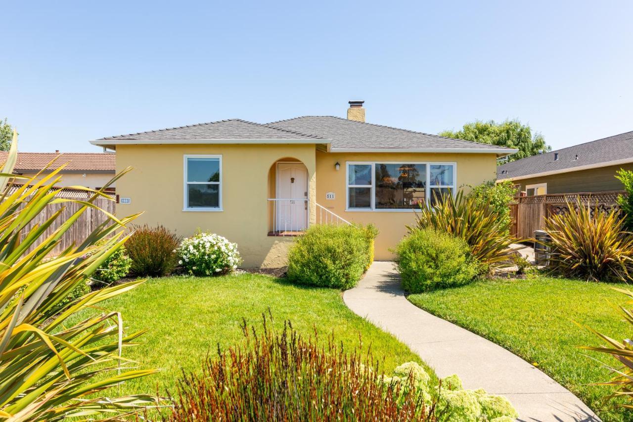 Spacious Renovated Petaluma Home- Pool Table, Fire Pit, Parking Eksteriør bilde